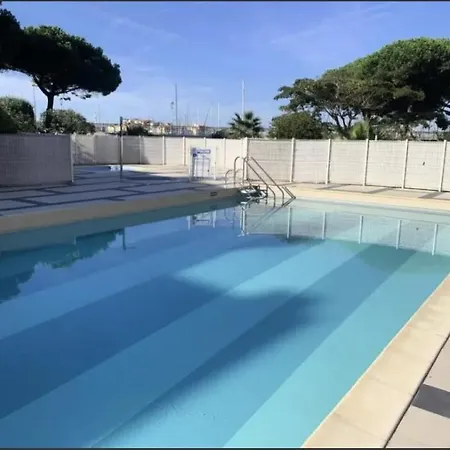 4 Personnes Avec Piscine Au Cap D Au Pied Du Port Et 5 Mn A Pied De La Du Mole Apartman *