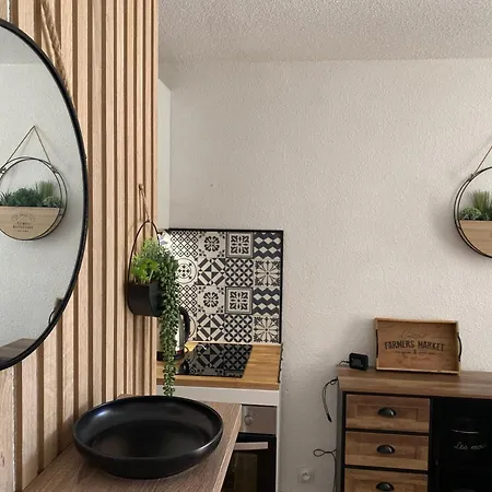 4 Personnes Avec Piscine Au Cap D Au Pied Du Port Et 5 Mn A Pied De La Du Mole *