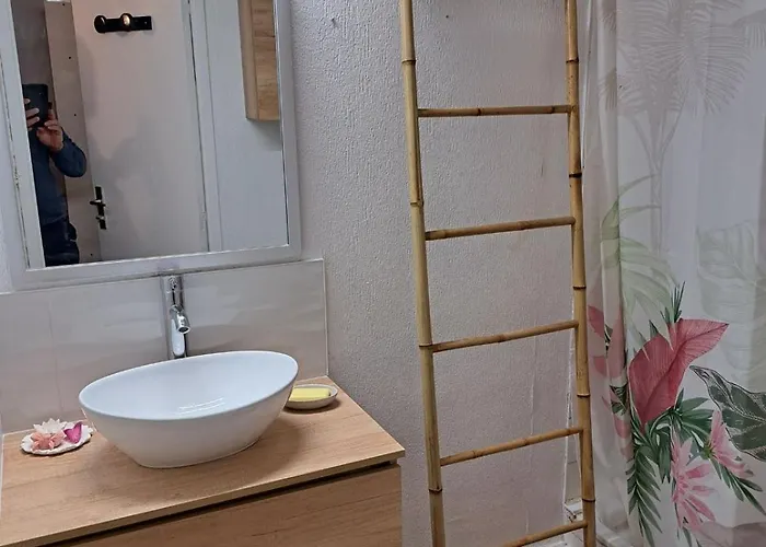 Apartment 4 Personnes Avec Piscine Au Cap D Au Pied Du Port Et 5 Mn A Pied De La Du Mole