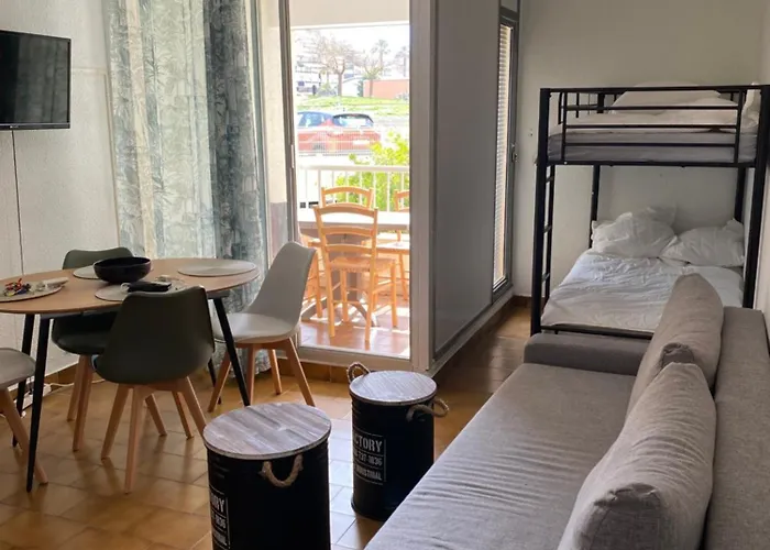 4 Personnes Avec Piscine Au Cap D Au Pied Du Port Et 5 Mn A Pied De La Du Mole Apartment *