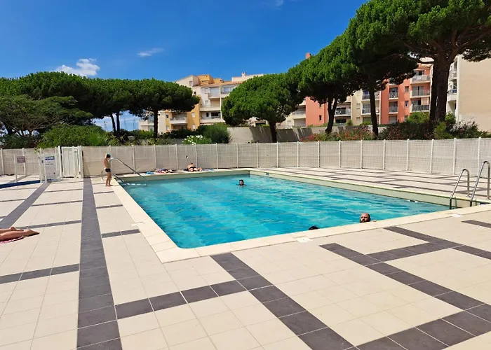 Apartment 4 Personnes Avec Piscine Au Cap D Au Pied Du Port Et 5 Mn A Pied De La Du Mole